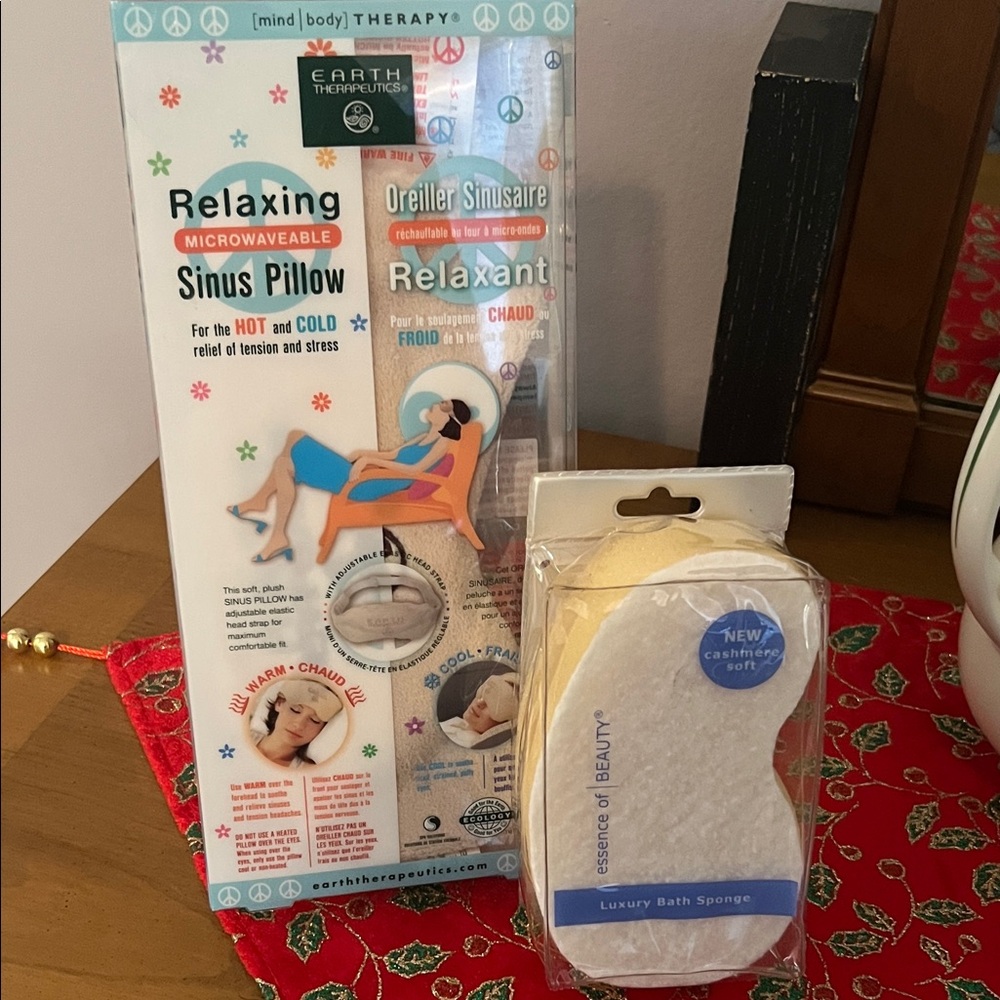 Earth Therapeutics Relaxing Sinus Pillow and Luxury Bath Sponge Set NWT
